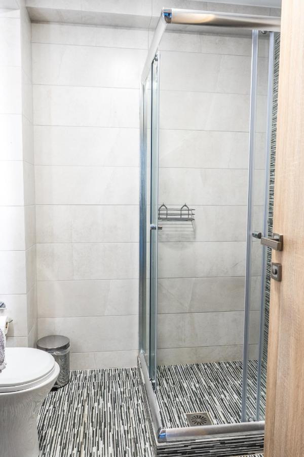 Aparthotel Cynthia Vrasná Zewnętrze zdjęcie