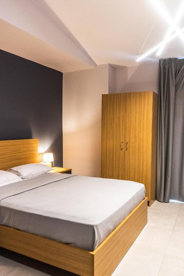 Aparthotel Cynthia Vrasná Zewnętrze zdjęcie